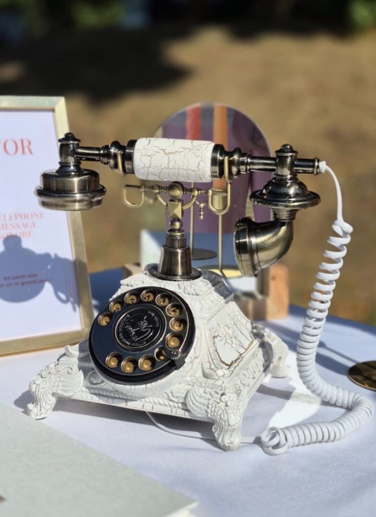 Téléphone livre d'or audio modèle Baroque blanc et or – Stephevent63