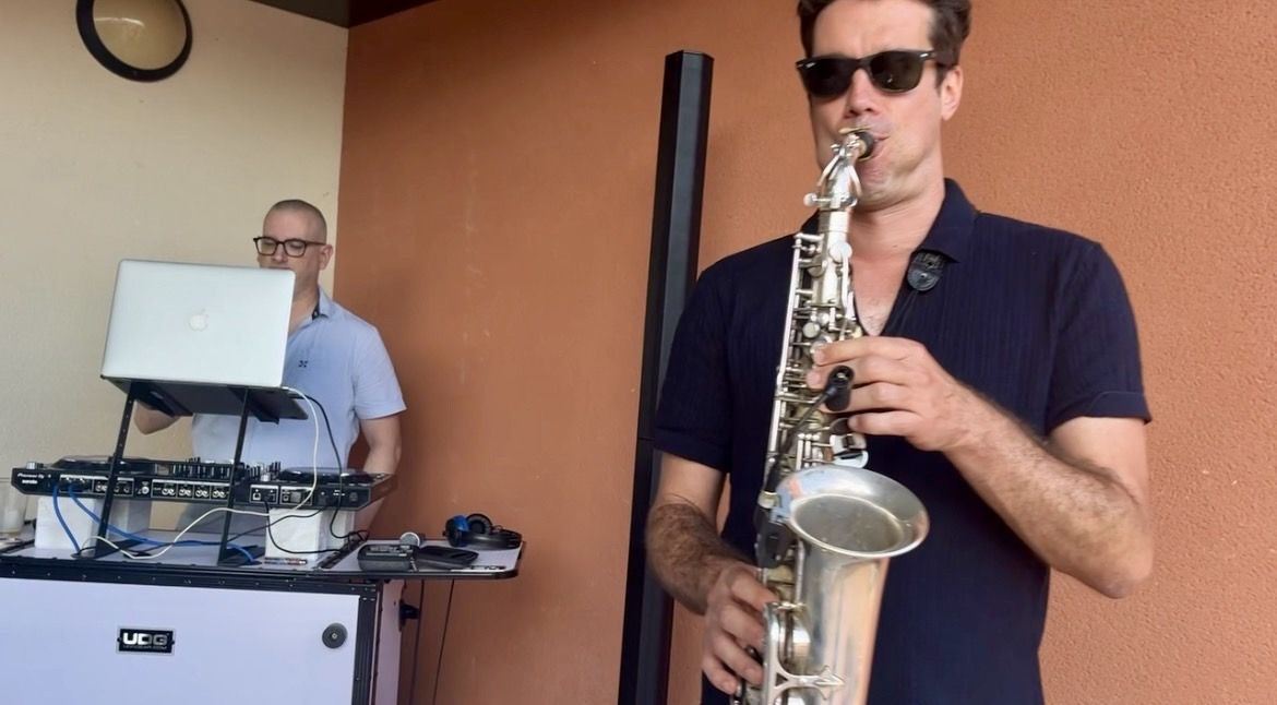Animation DJ et saxo